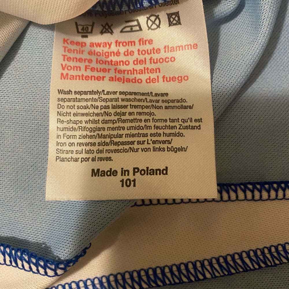 Diadora Sheffield Wednesday Soccer Jersey - Picture 4 of 4